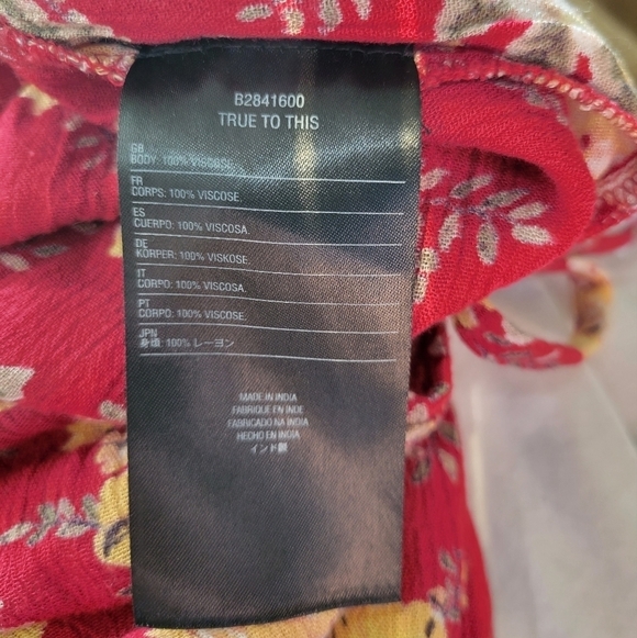 Volcom Red Yellow Floral Roadtrip Romper Size Small - Picture 7 of 7